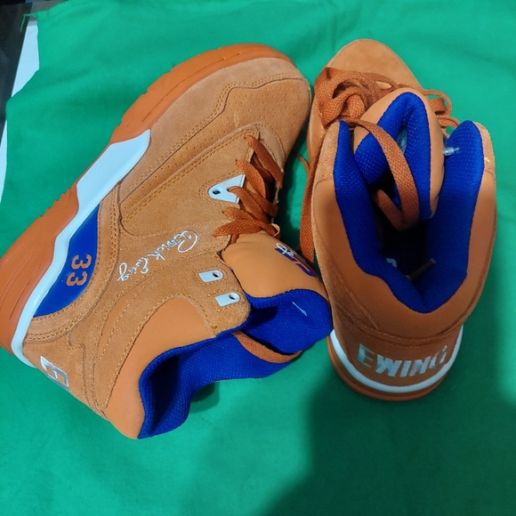 Sneakers - Picture 3 of 5